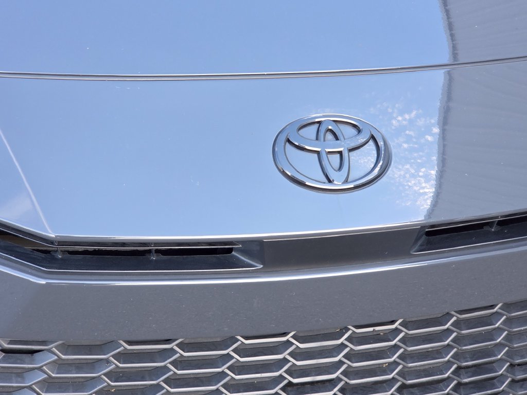 Used 2025  Toyota SE image 13