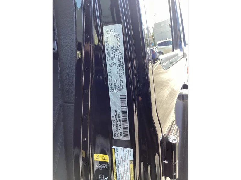 Used 2023 Black Jeep Sport S image 12