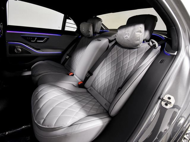 New 2026 MANUFAKTUR Graphite Metallic Mercedes-Benz S 580 image 52