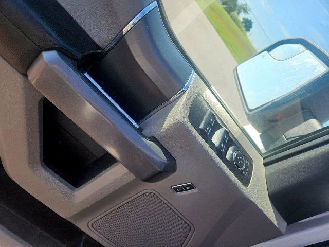 Used 2018 White Ford XL image 11