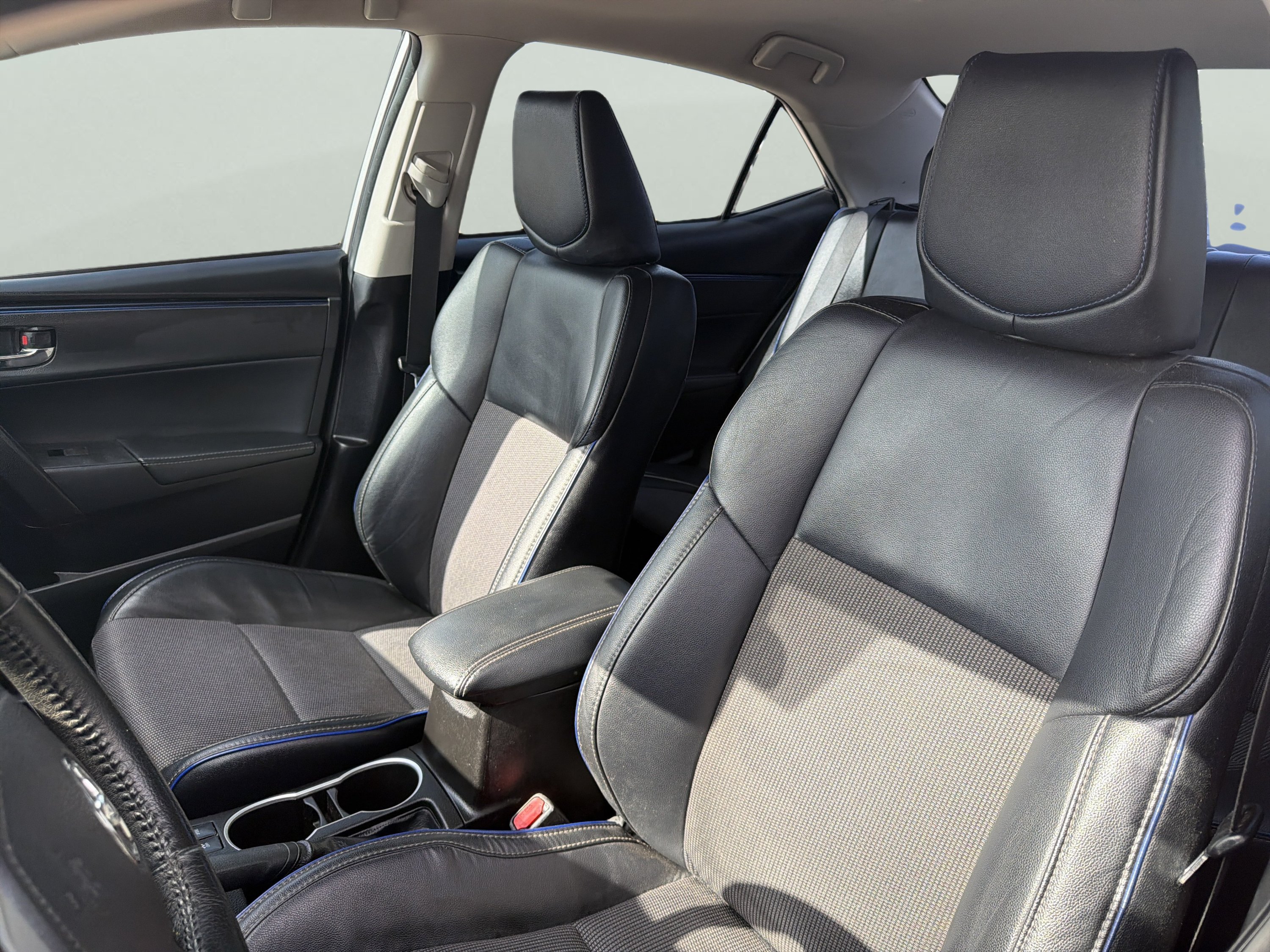 Used 2017 Silver Toyota SE image 4