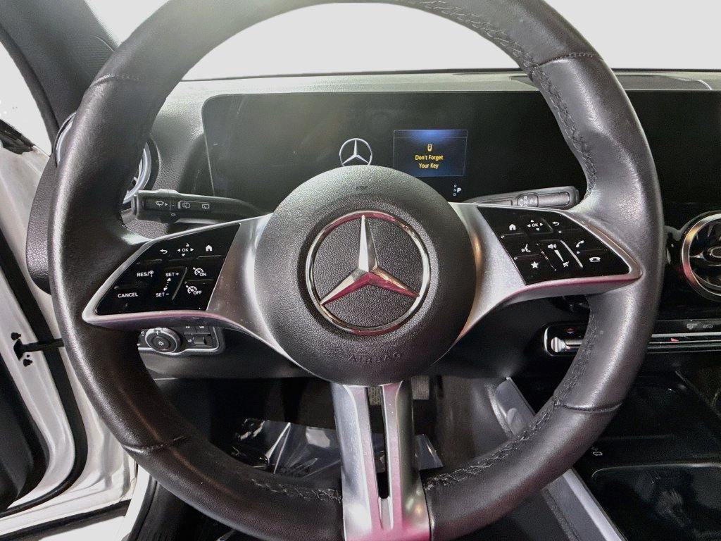 Used 2024 Polar White Mercedes-Benz GLB 250 image 9