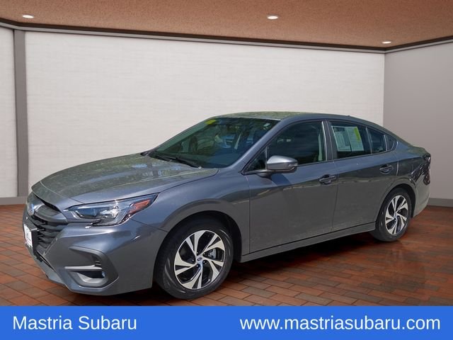 Used 2025 Gray Metallic Subaru Premium image 27