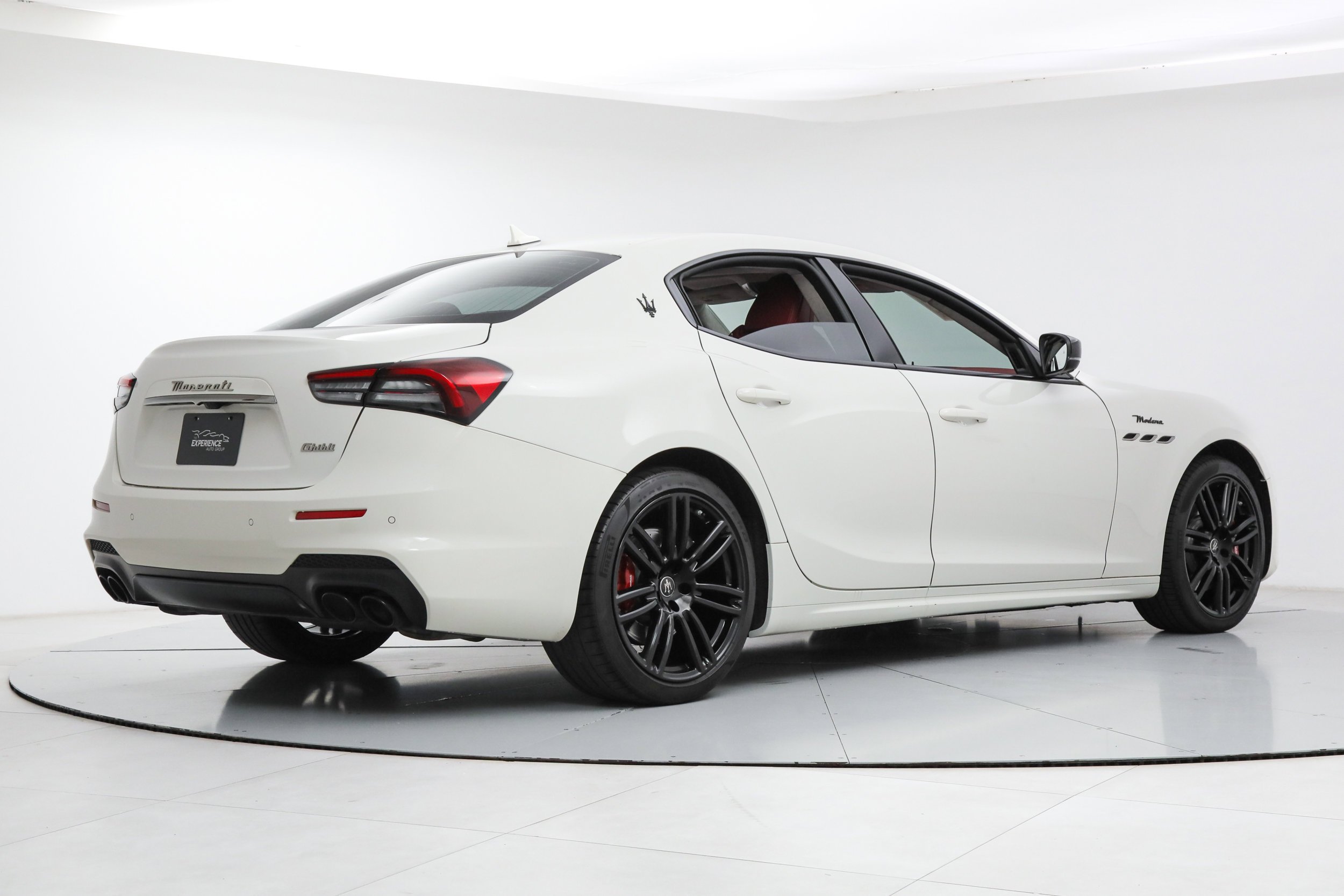 Used 2023 White Maserati Modena image 5