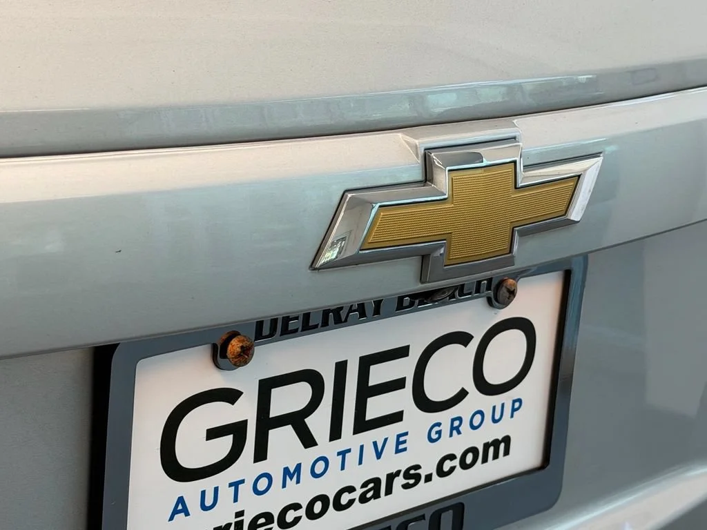 Used 2020 SILVER ICE METALLIC Chevrolet LT image 14