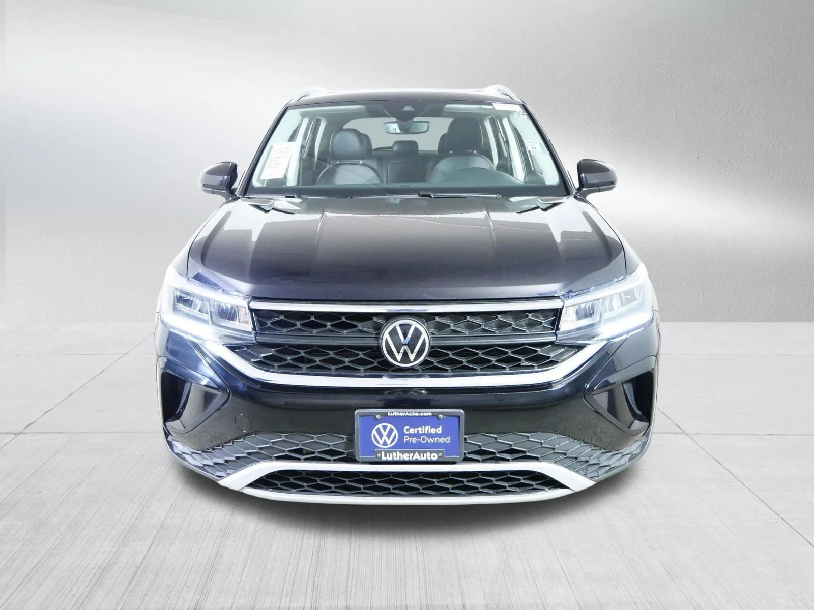 Certified 2022 Volkswagen Taos SE with VIN 3VVPX7B27NM041068 for sale in Brooklyn Center, Minnesota