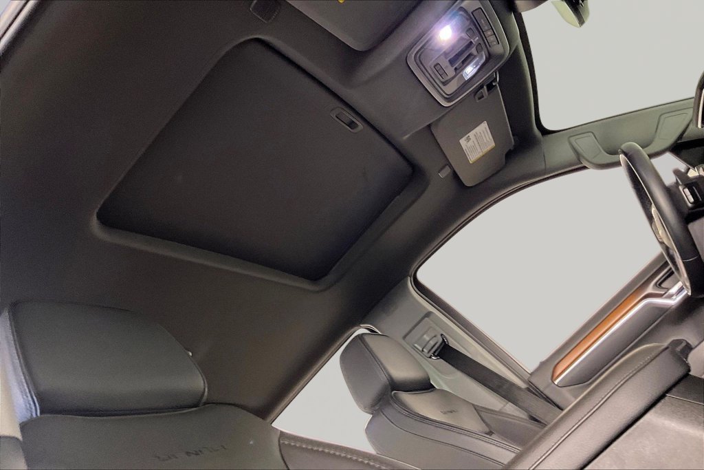 Used 2025 Blue GMC Denali image 25