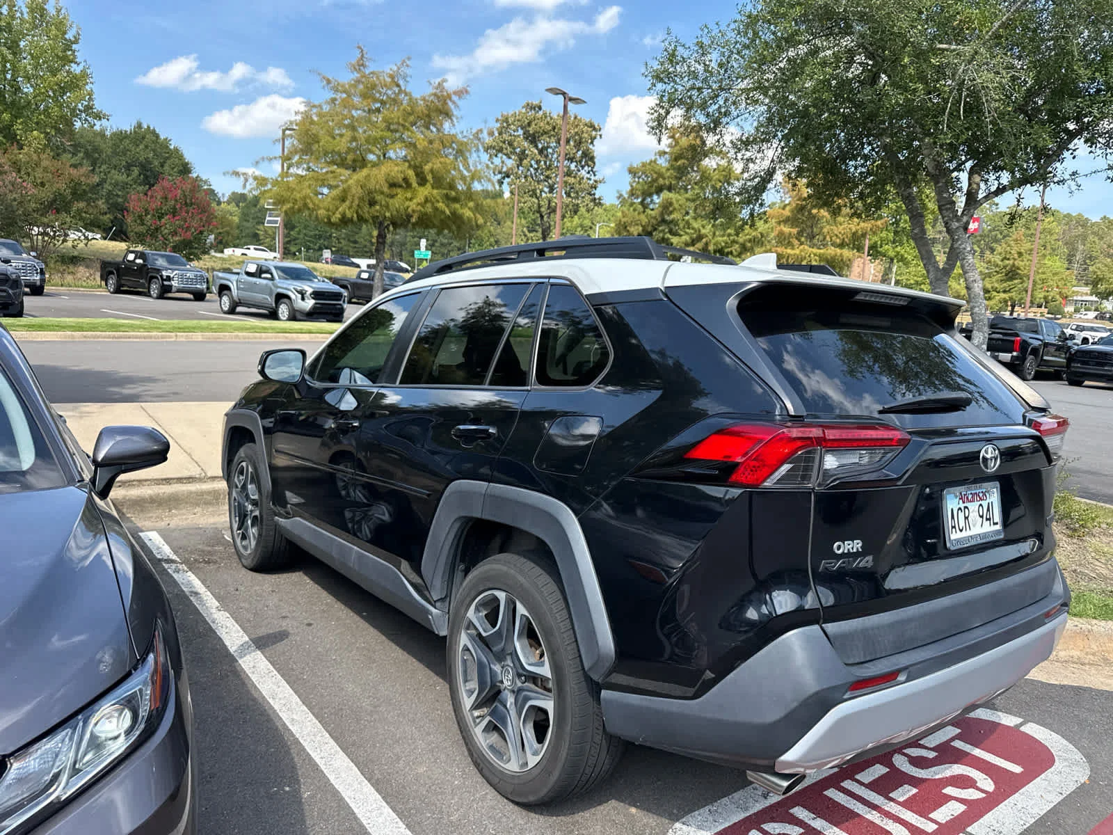 Used 2019 Midnight Black/Ice Edge Roof Toyota Adventure image 5