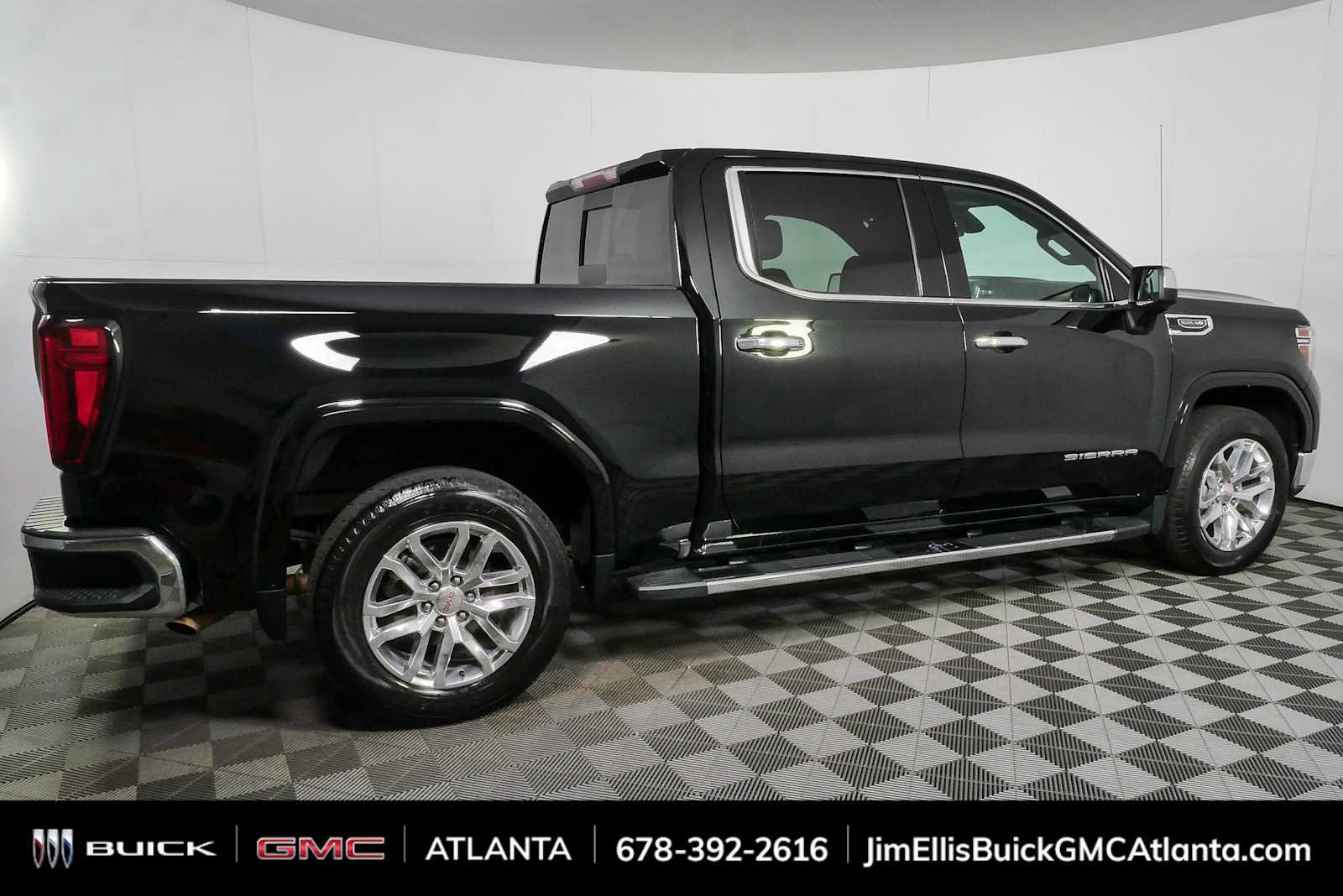 Used 2020 Onyx Black GMC SLT image 2