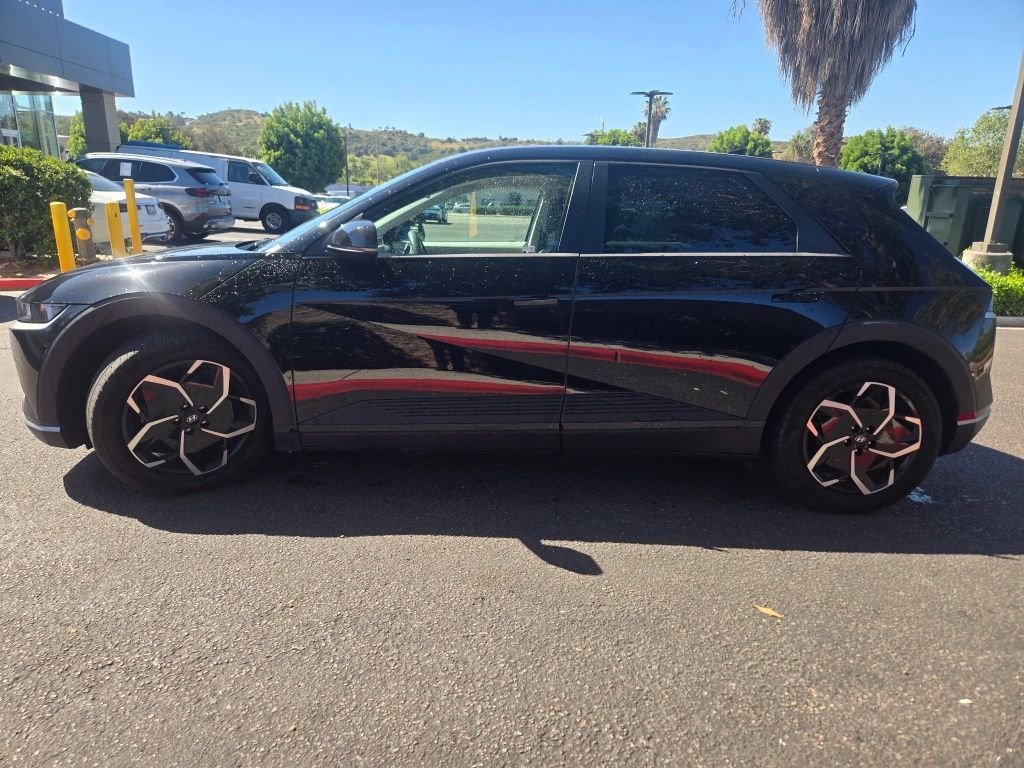 Used 2024 Black Hyundai SEL image 4