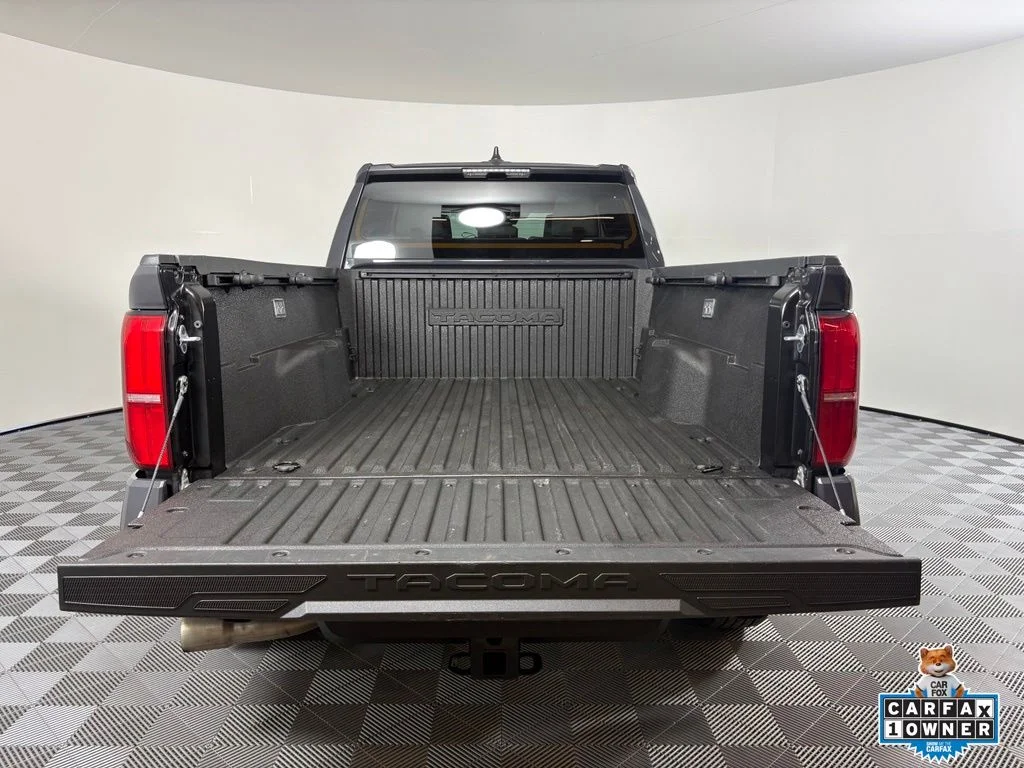 Used 2025  Toyota SR5 image 10