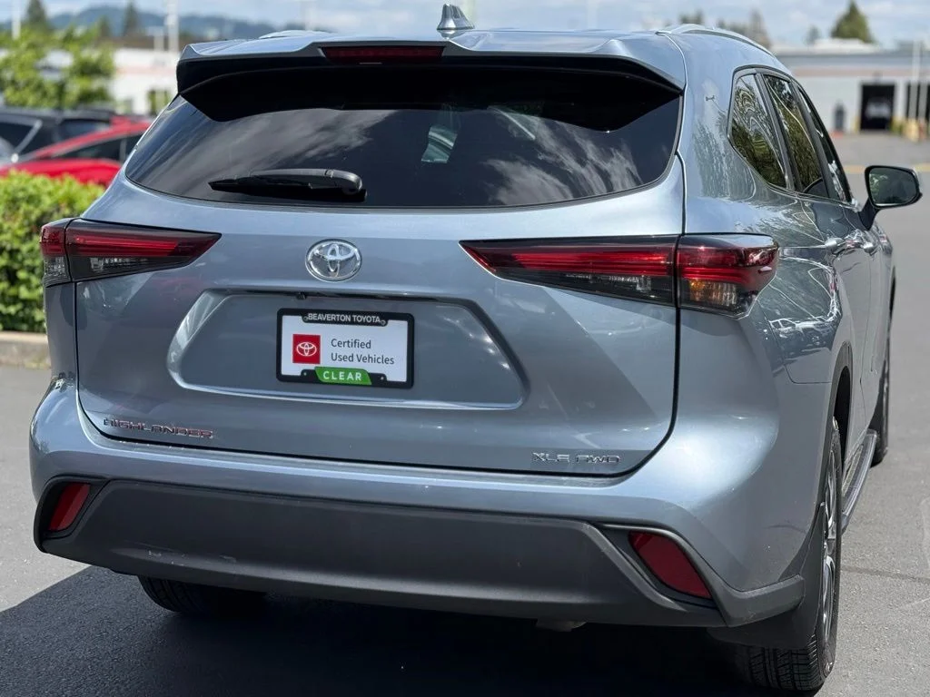 Certified Used 2024  Toyota XLE image 5