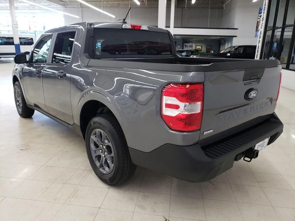 New 2025 Carbonized Gray Metallic Ford XLT image 6