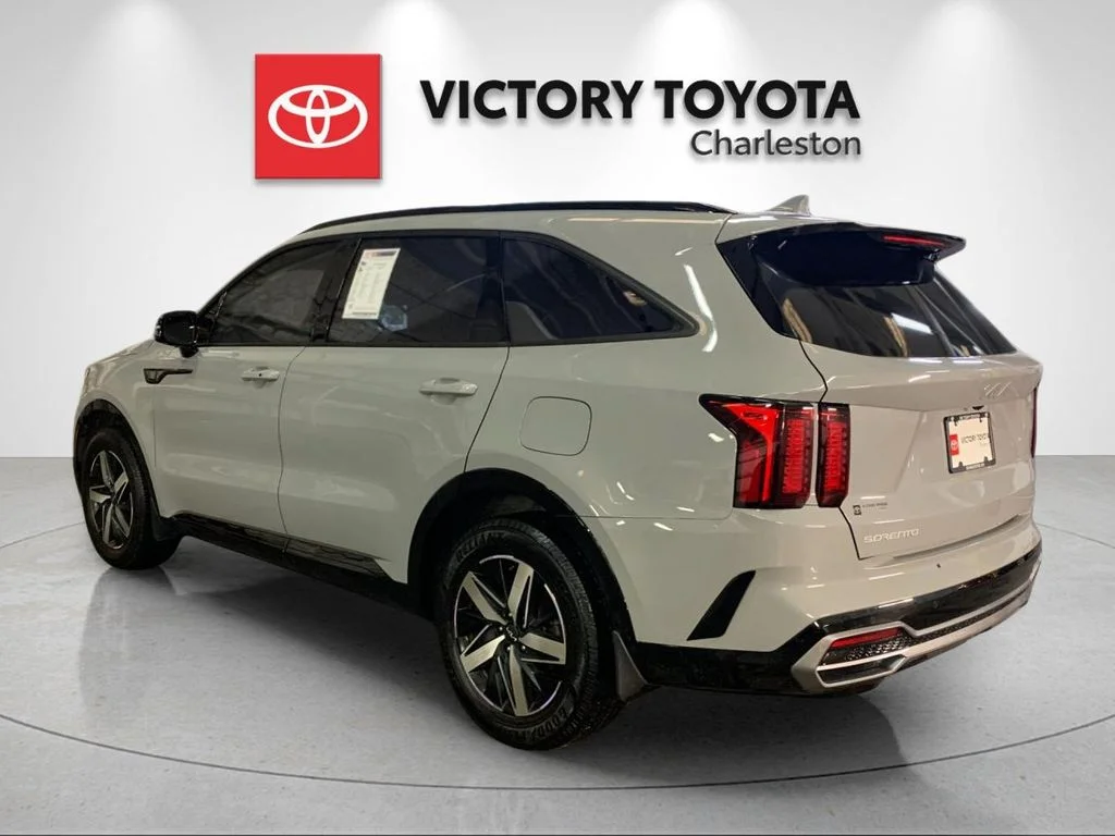 Used 2023 Gray Kia EX image 3