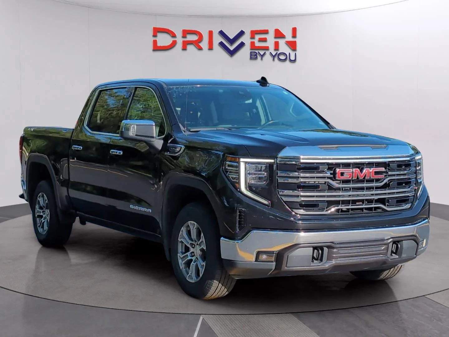 Used 2024 Onyx Black GMC SLT image 7