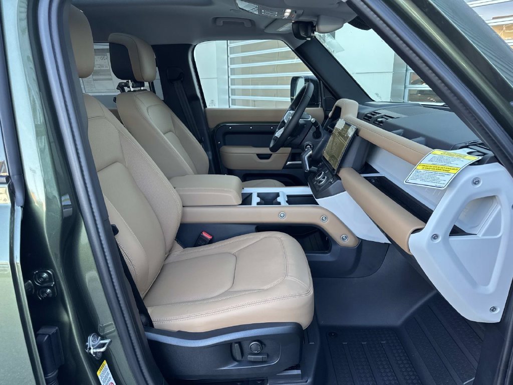 New 2026 Woolstone Green LAND ROVER S image 9