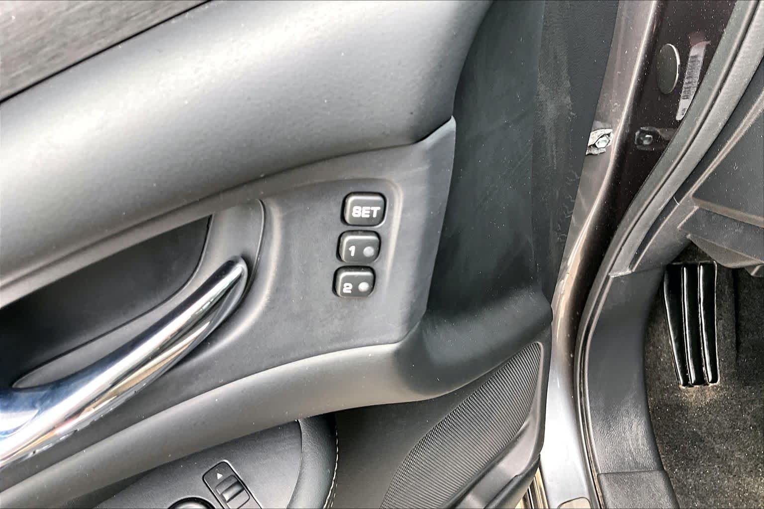 Used 2020 Gun Metallic Nissan SL image 33