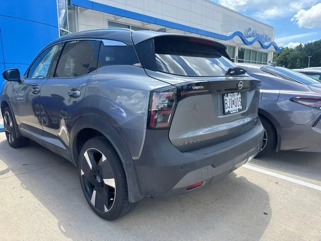 Used 2025 Gray Nissan SR image 5