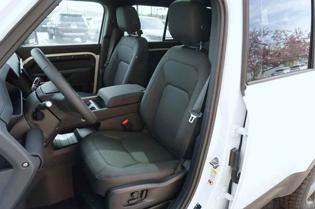 New 2026 Fuji White Land Rover S image 14