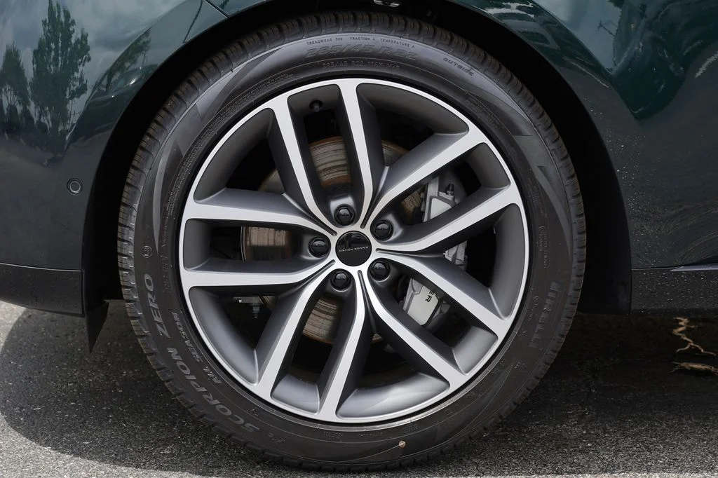 New 2026 British Racing Green Land Rover SE image 9