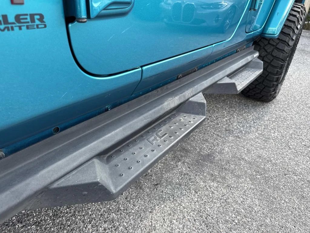 Used 2020 Teal Jeep Unlimited Rubicon image 13