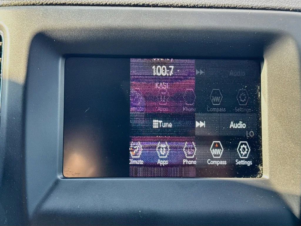 Used 2020 Blue Jeep Latitude image 18