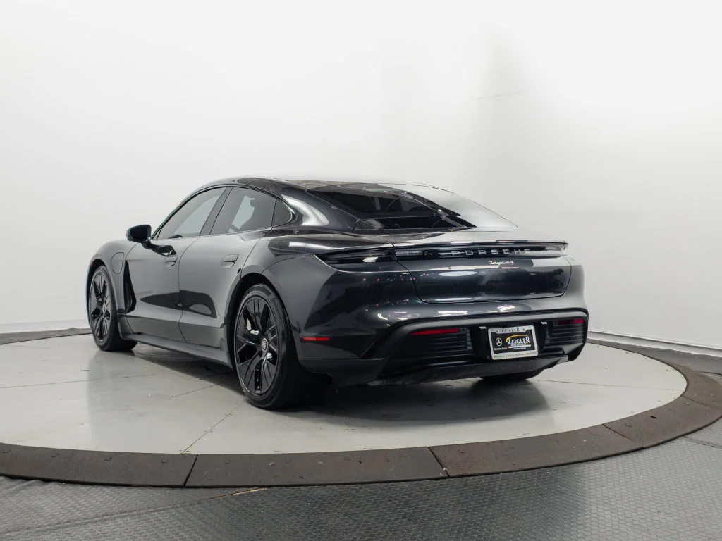 Used 2022 Volcano Grey Metallic Porsche Base image 29
