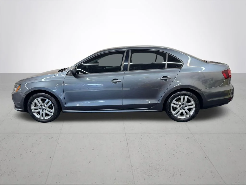 Used 2018 Gray Volkswagen 1.4T S image 3