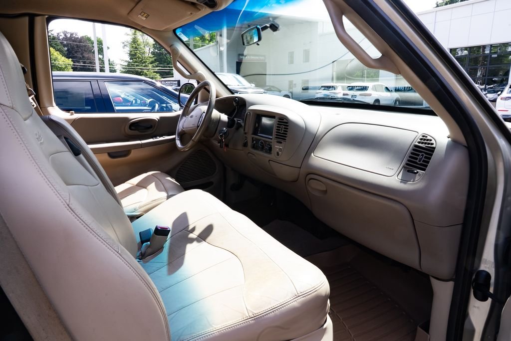 Used 2000 Harvest Gold Clearcoat Metallic Ford Lariat image 14