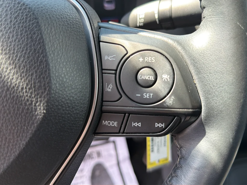 Used 2020 Silver Toyota SE image 15