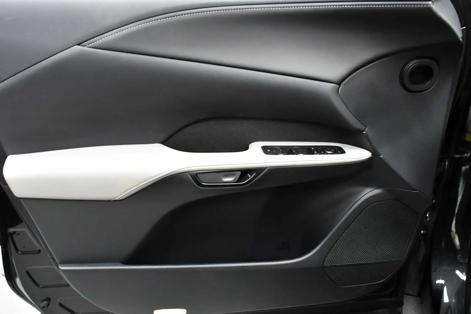 Certified Used 2024 CAVIAR Lexus Premium Plus image 15