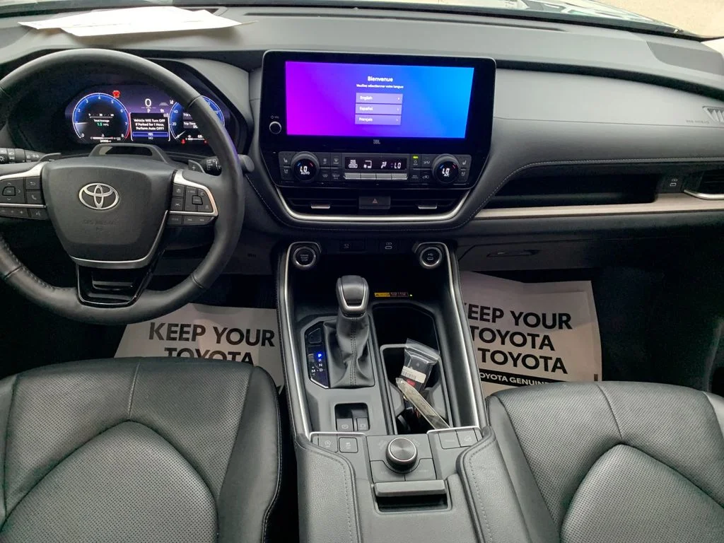 Used 2025 Black Toyota Platinum image 16