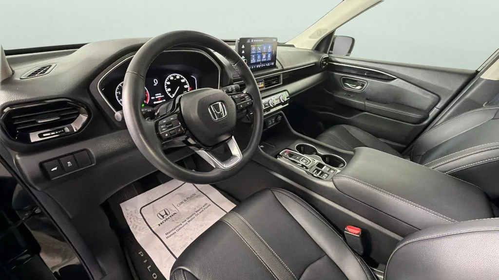 Used 2025 Black Honda EX-L image 18