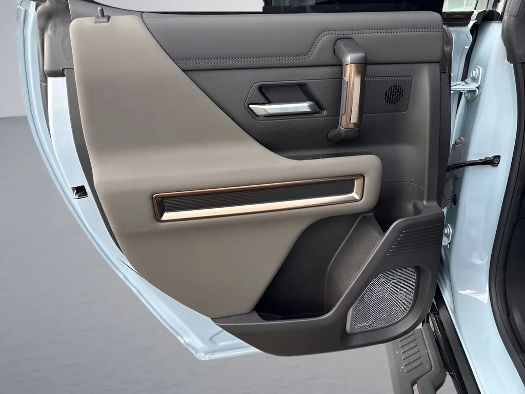 Used 2025 Tide Metallic (No Longer available to order) GMC 2X image 30