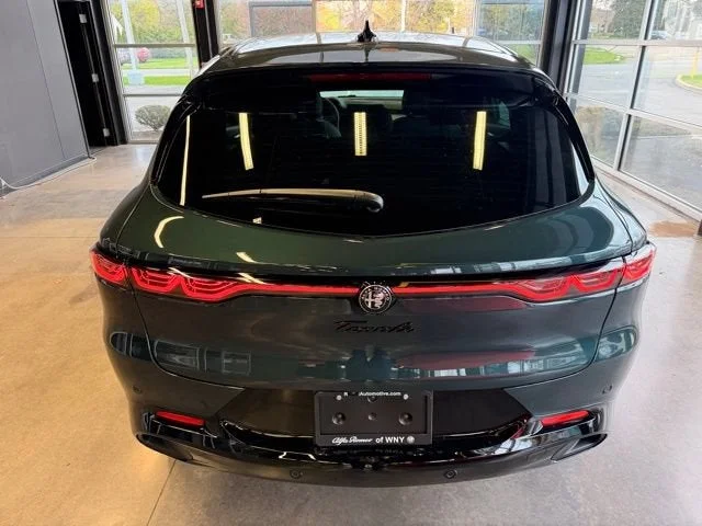 Used 2026 Verde Monza Alfa Romeo Base image 8