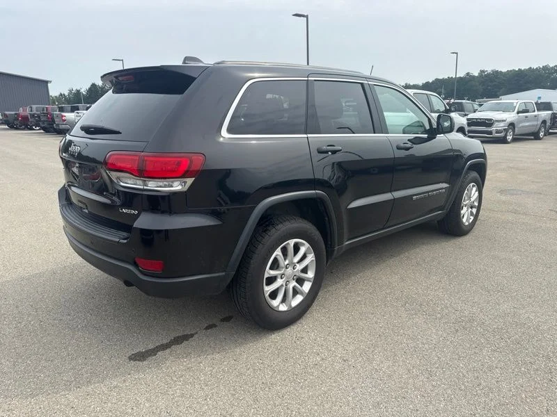 Used 2022 Black Jeep Laredo E image 15