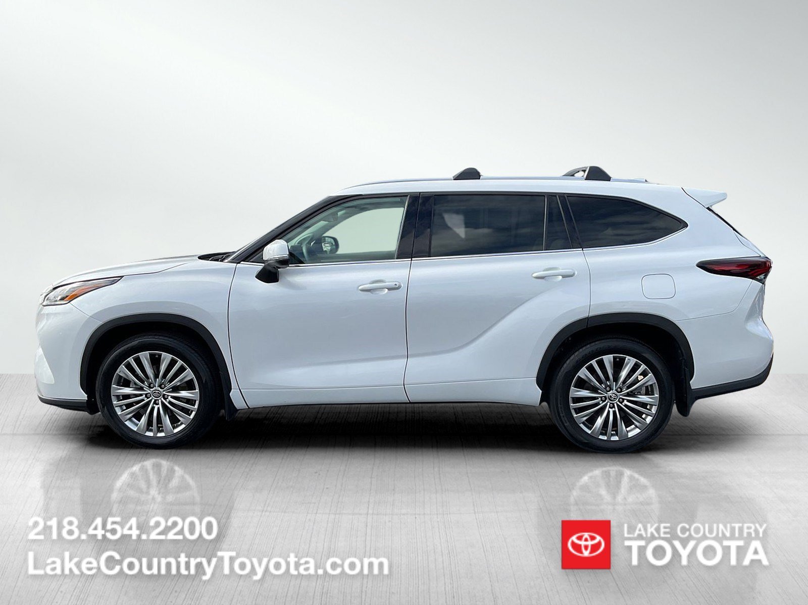 Used 2024  Toyota Platinum image 2