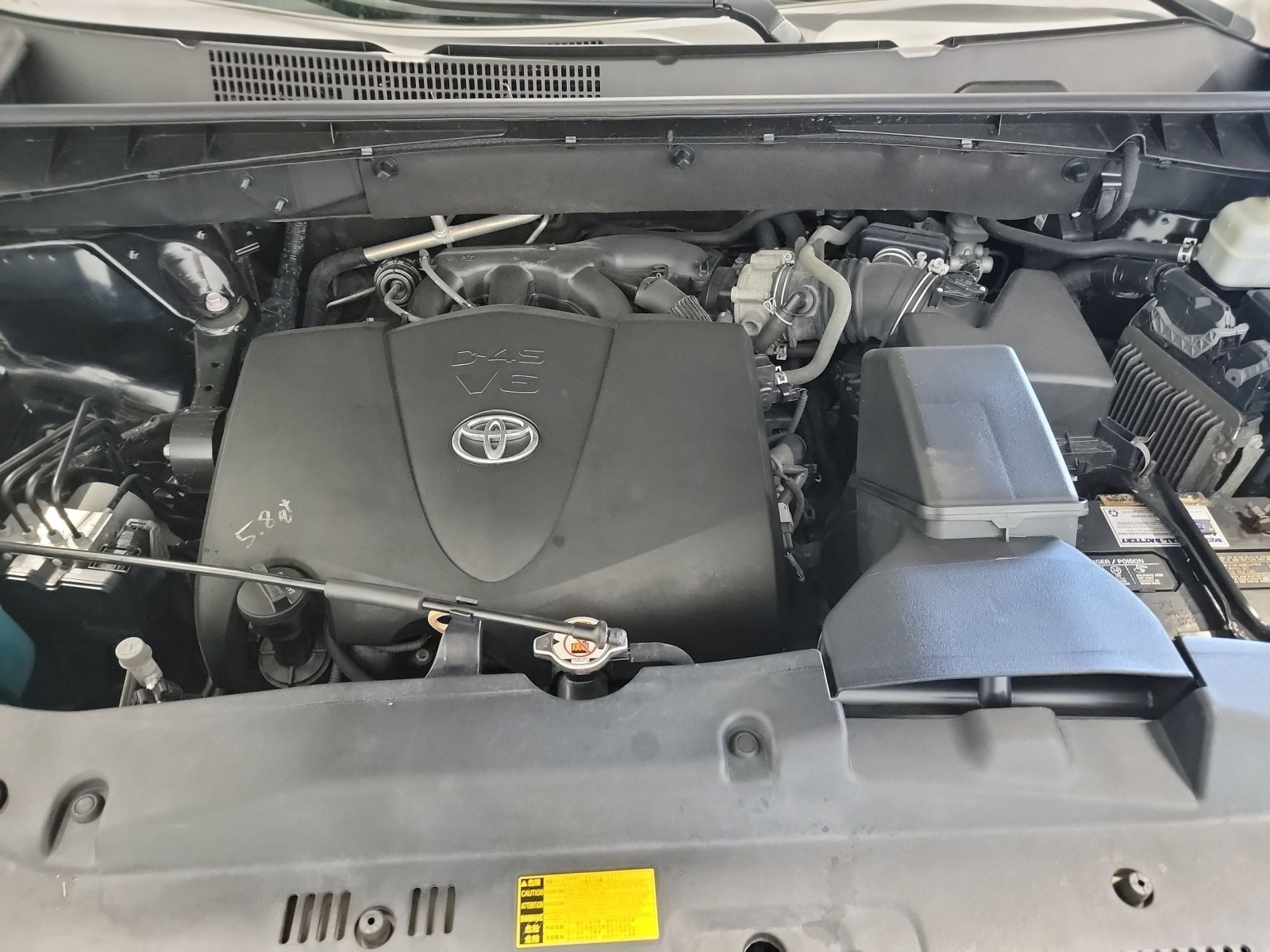 Used 2019 Midnight Black Metallic Toyota LE image 23