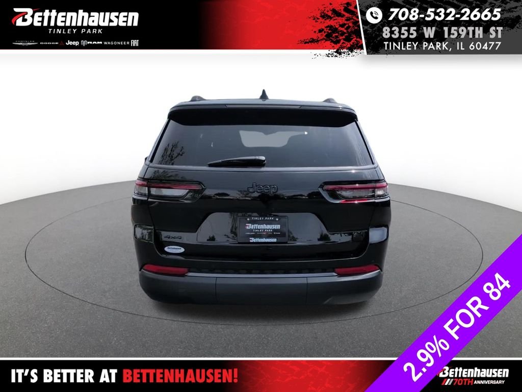 New 2026 Diamond Black Crystal Pearl-Coat Exterior Paint Jeep Laredo image 8