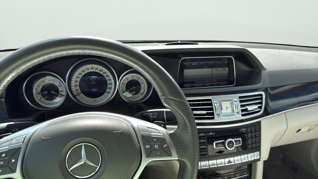 Used 2014  Mercedes-Benz E 550 image 14