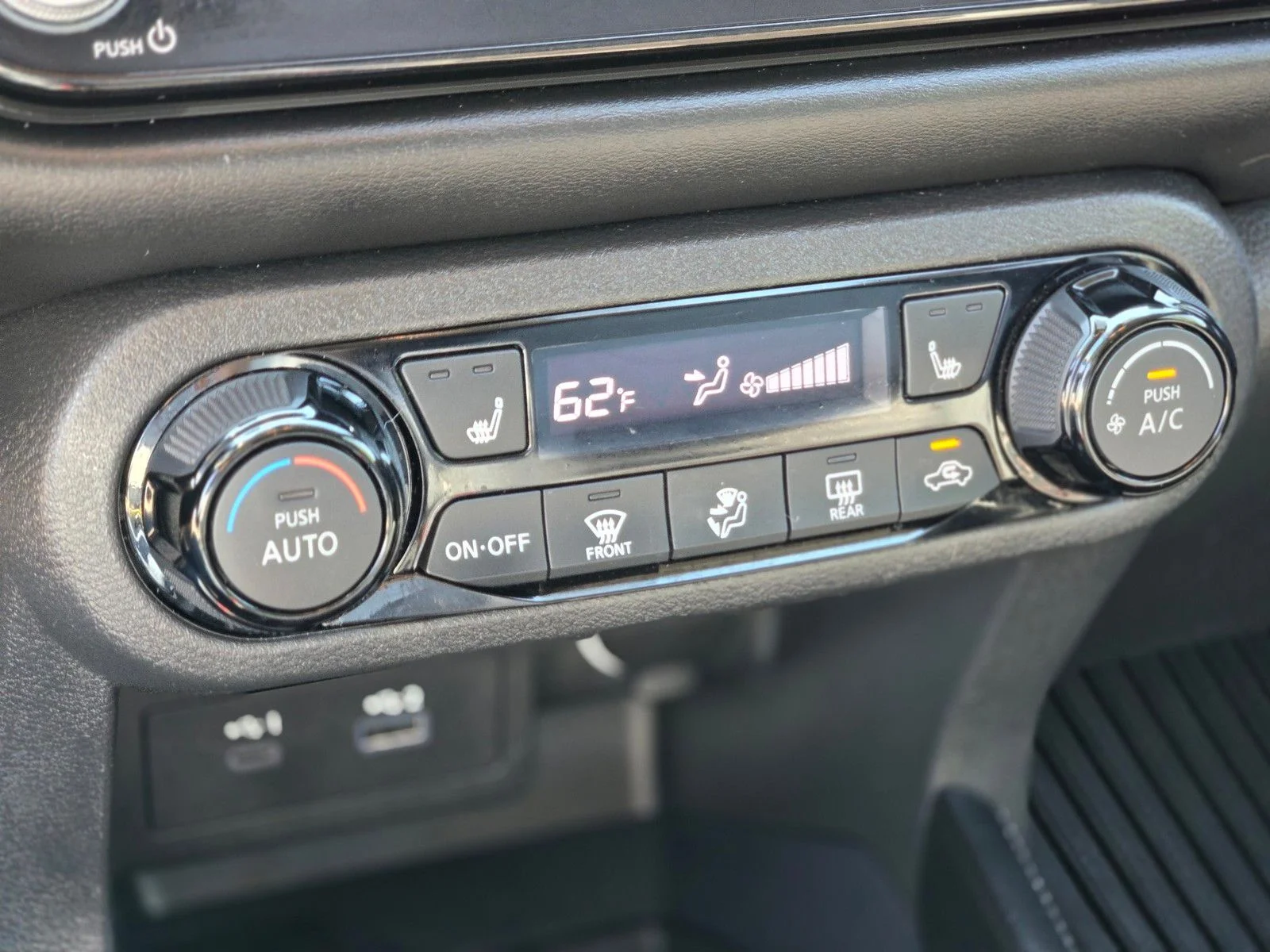 Used 2024 Gray/Super Black Nissan SR image 20