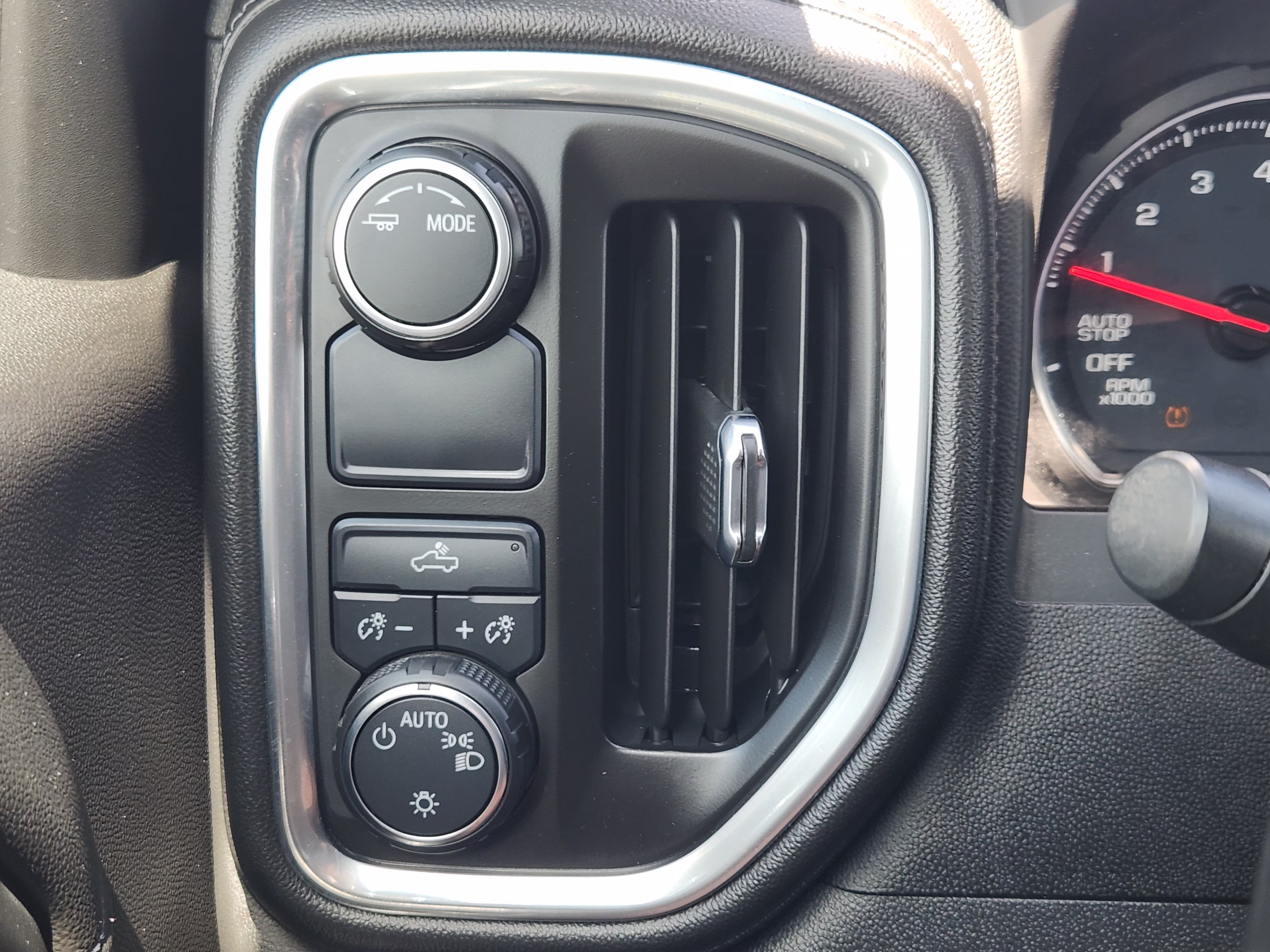 Used 2020 NORTHSKY BLUE METALLIC Chevrolet LT image 23