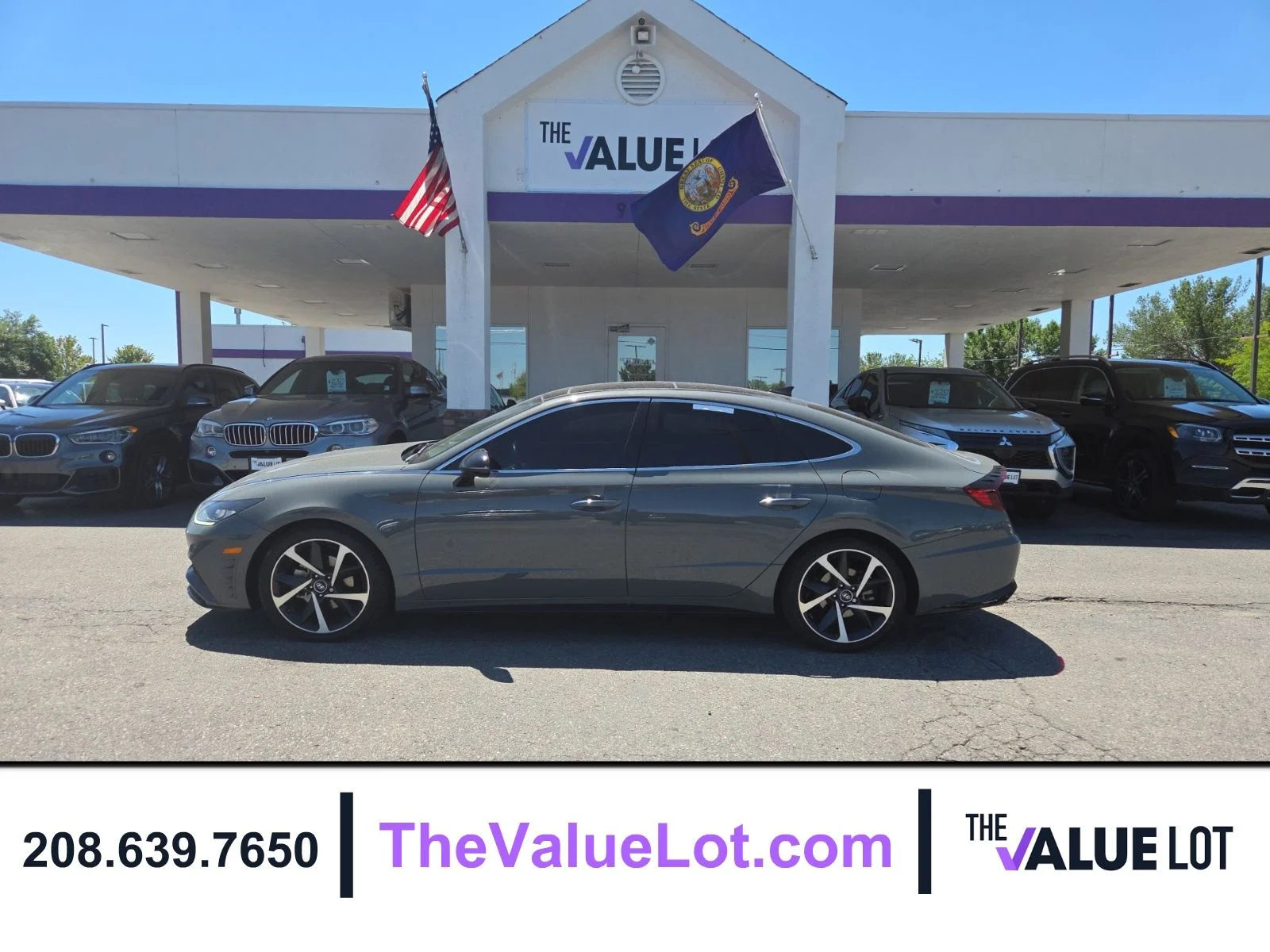 Used 2022 Gray Hyundai SEL Plus image 1