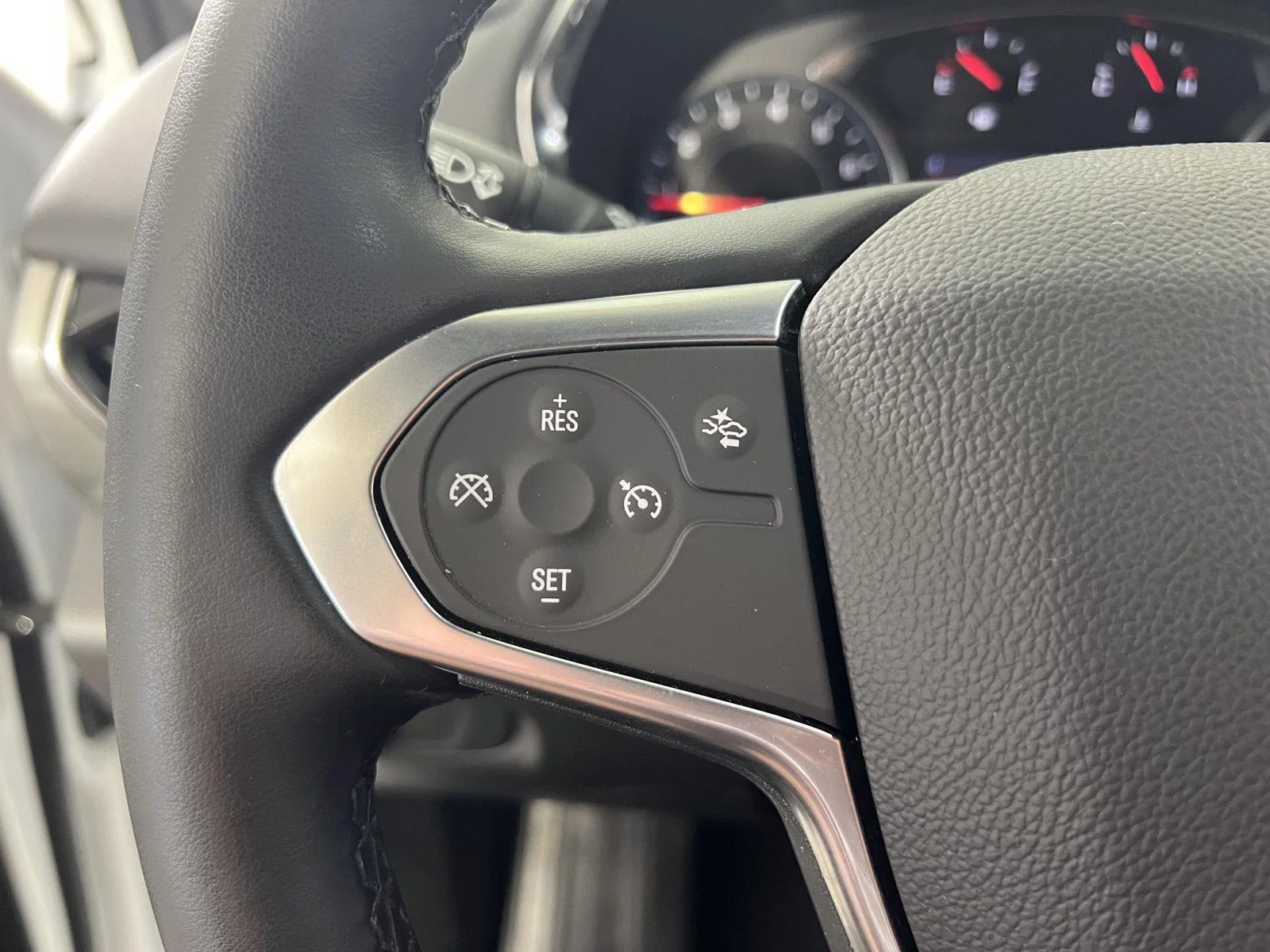 Used 2023 Summit White Chevrolet LT image 9