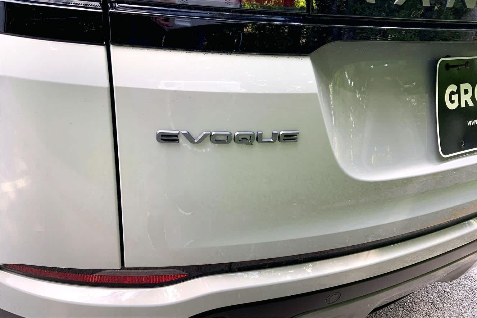 Used 2026 Seoul Pearl Silver Metallic Land Rover Core S image 10