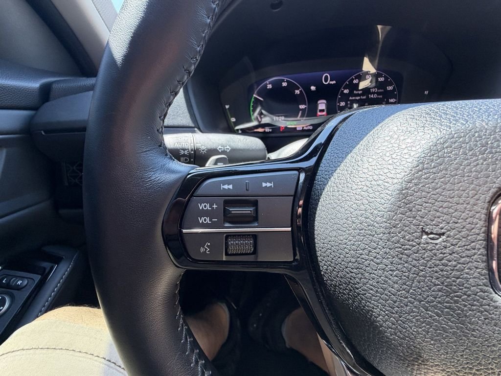 Certified Used 2025  Honda Touring image 28