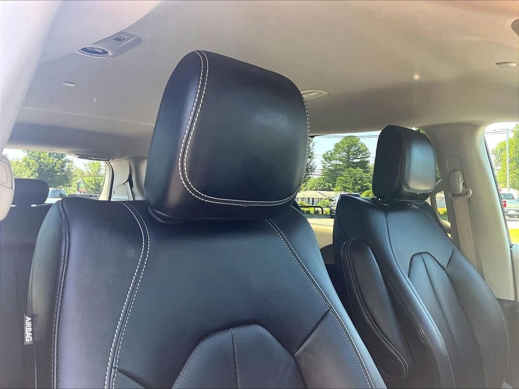 Used 2024 Black Chrysler Touring L image 23