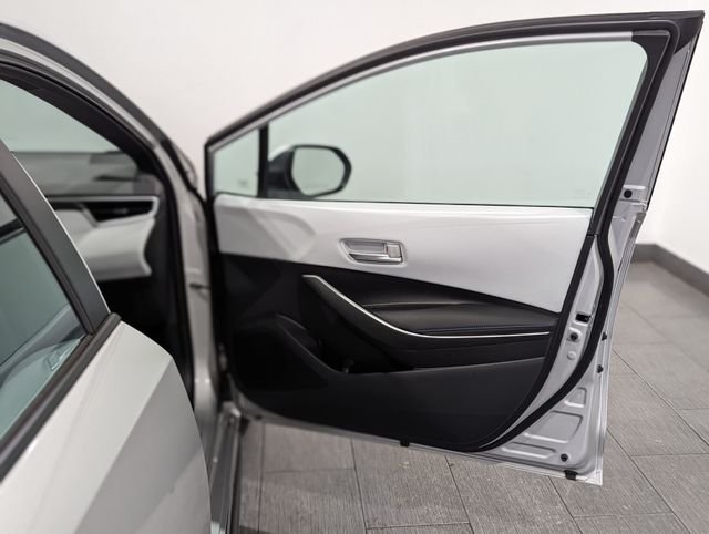 Used 2022 Silver Toyota SE image 22