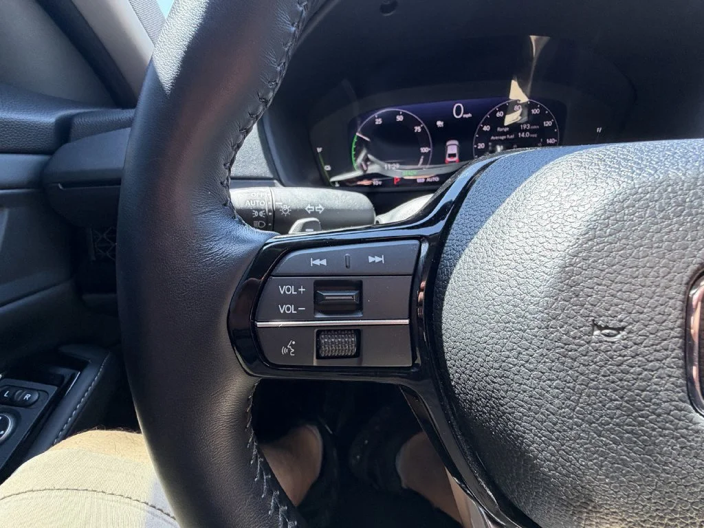 Certified Used 2025  Honda Touring image 28
