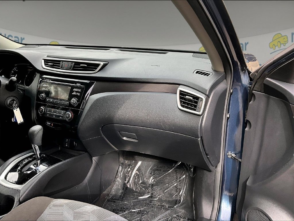 Used 2015 Arctic Blue Metallic Nissan S image 13